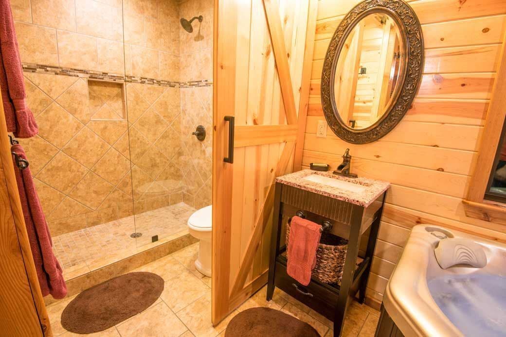 Shower, jetted bath, towels