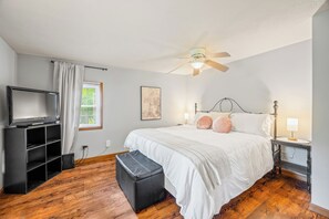 2 chambres, fer et planche à repasser, Wi-Fi, draps fournis