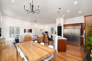 Interior - Knoxville Charm Cottage: 5.2 miles to Market Square (Knoxville)