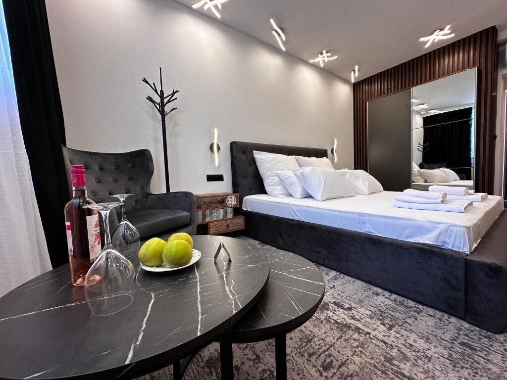 Free minibar, in-room safe, soundproofing, iron/ironing board