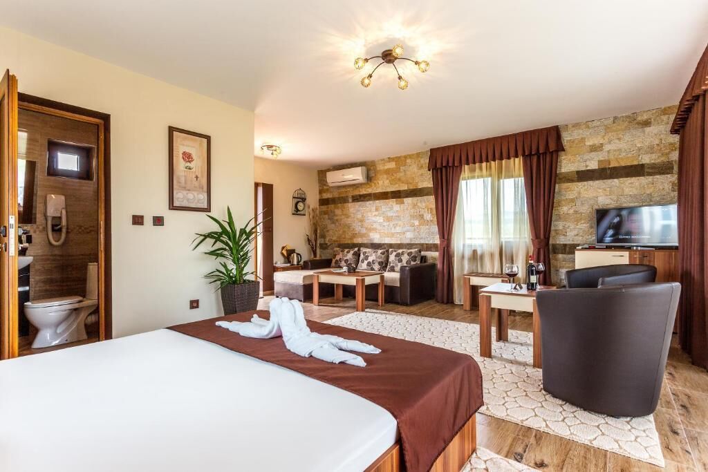 Free minibar, in-room safe, soundproofing, iron/ironing board