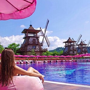 Seasonal outdoor pool, open 9:00 AM to 8:00 PM, free cabanas - Windmills Resort (Gorna Malina)