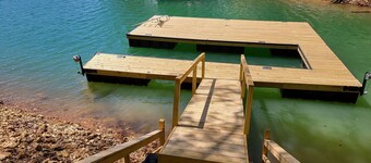 Suits Us Too with its easy access to private dock on Norris Lake Big Creek