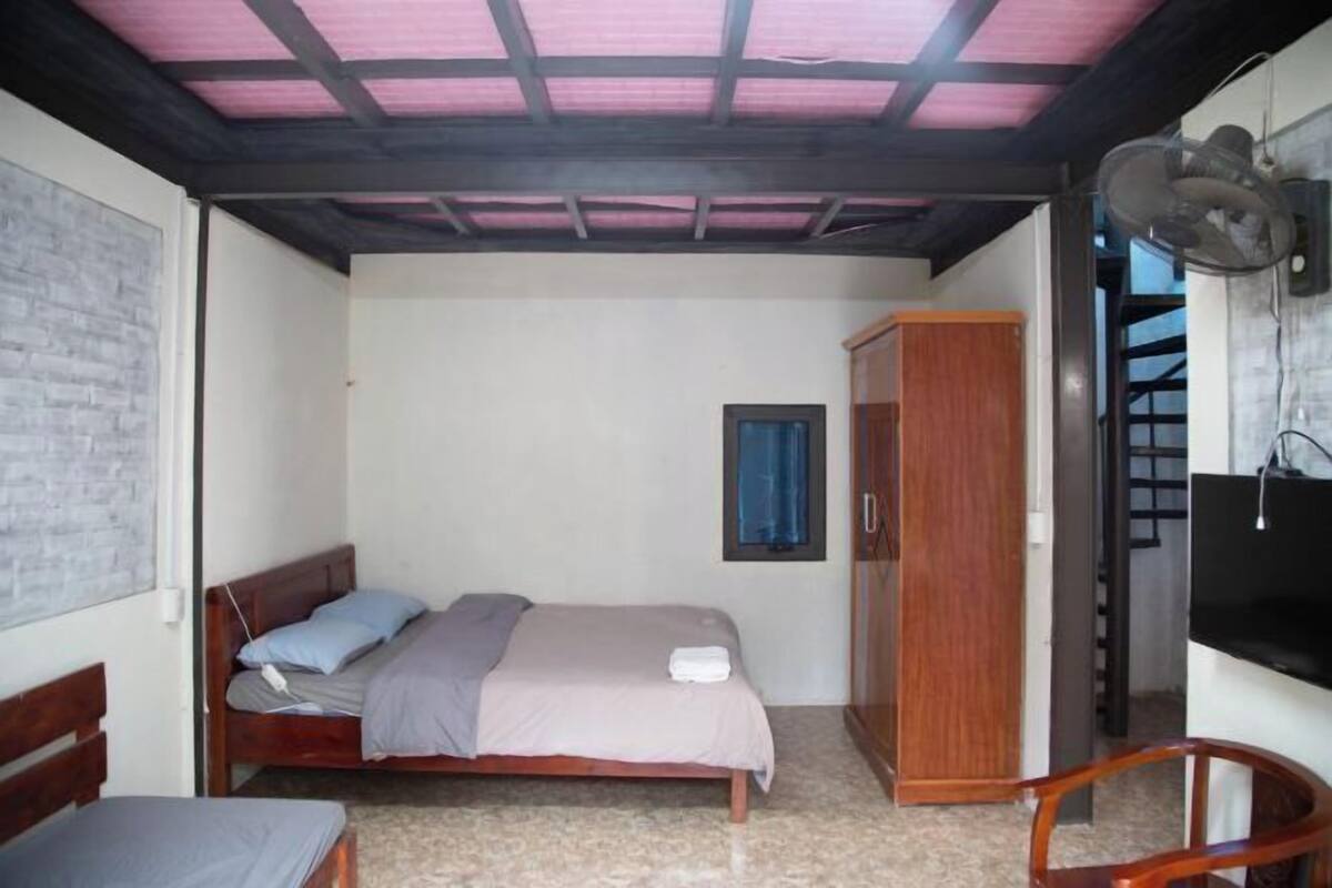 Pillowtop beds, desk, laptop workspace, blackout drapes