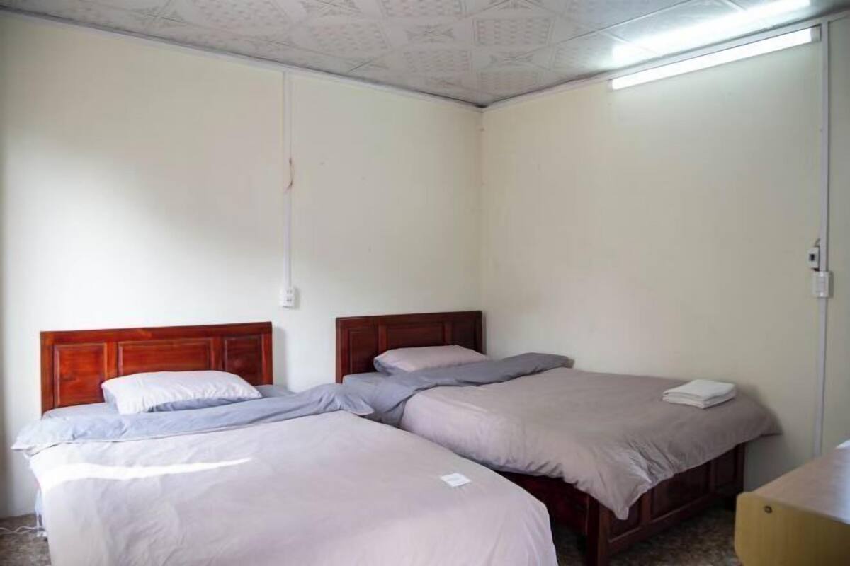 Pillowtop beds, desk, laptop workspace, blackout drapes