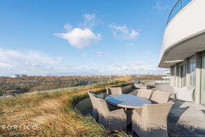 Outdoor dining - Spacious 3-bedroom apartment in Battersea (London)