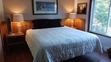 3 bedrooms, desk, iron/ironing board, WiFi