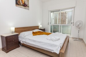 Studio | 1 bedroom - E 04 - Bedroom 4 in Local da Trindade Guesthouse (Lagos)