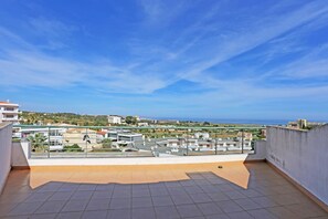 Studio | 1 bedroom - P 03 - Bedroom 3 in Meia-praia Seaview Guesthouse (Lagos)