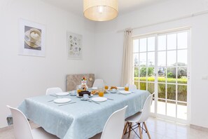 Studio | 1 bedroom - Q 04 - Bedroom 4 in Casa do Topo Guesthouse (Lagos)