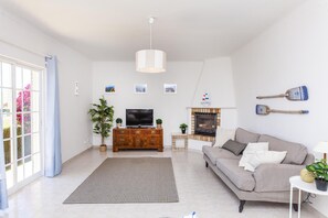 1 bedroom - Q 02 - Bedroom 2 in Casa do Topo Guesthouse (Lagos)