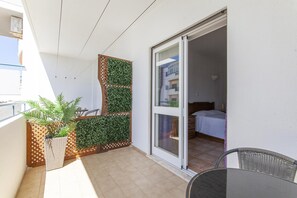 Studio | 1 bedroom - P 02 - Bedroom 2 in Meia-praia Seaview Guesthouse (Lagos)