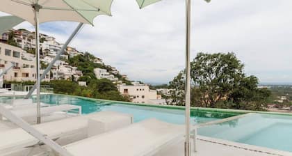 Spectacular oceanfront apartment, ideal for families and friends!