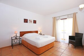 House - EE 01 - Bedroom 1 in Rossio Entrance Guesthouse (Lagos)