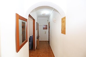 Apartment | 2 bedrooms - B82 - Albinos Flat in Lagos (Lagos)