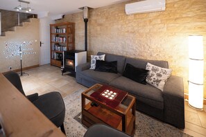 Smart TV, fireplace, DVD player, books - Le Grand Gite au Manoir de Carlucet close to Sarlat (Saint-Crépin-et-Carlucet)
