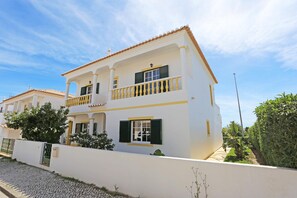 Studio | 1 bedroom - U 04 - Bedroom 4 in Casa Quinta Esta o (Lagos)