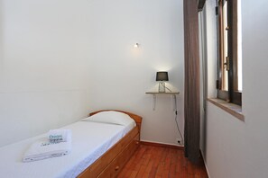 2 bedrooms