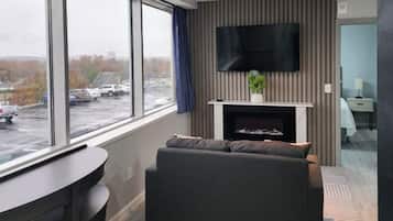 Smart TV, fireplace, stereo