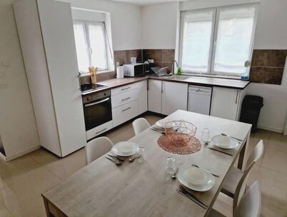 Quiet, fully-equipped house with garden