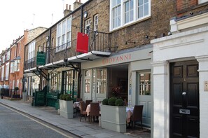 Apartment | 2 bedrooms - Knightsbridge Beauchamp Exclusive 45pw (London)