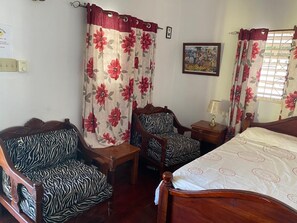 1 chambre, fer et planche à repasser, Wi-Fi, draps fournis