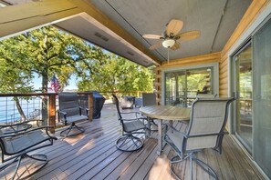 Outdoor dining - Lakefront Luxury Log Cabin on Grand Lake O’ the Cherokees (Jay)