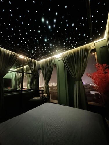 Luxury Elite Apartment with Exclusive Views