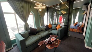 Smart TV - Luxury Elite Apartment with Exclusive Views (Lahore)