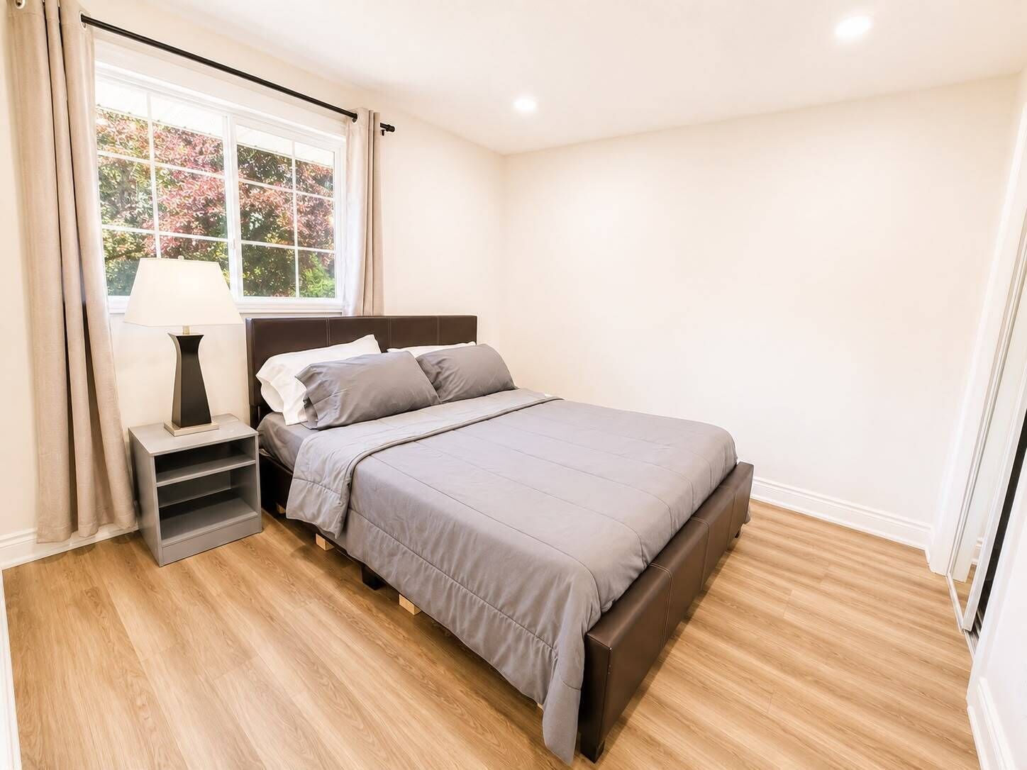 3 slaapkamers, een bureau, een strijkplank/strijkijzer, gratis wifi