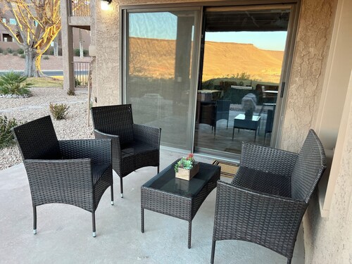 Mountain View Peaceful 3-bedroom condo near Zion, AC in Beautiful St. George