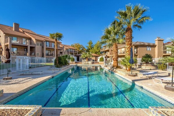 Outdoor pool, a heated pool