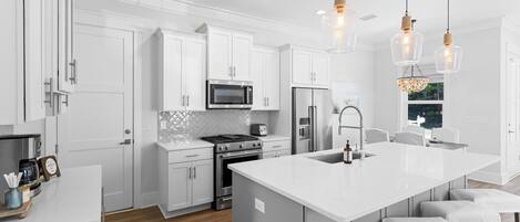 House, Multiple Beds (Cool Breeze) | Private kitchen
