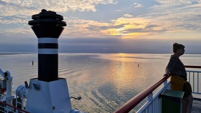 Charming 3-bedroom house in enchanting Ternaard with WiFi, AC "Us Eigen Honk"