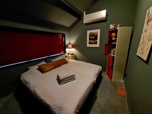 3 bedrooms, WiFi, bed sheets