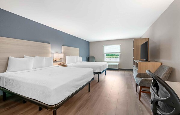 Desk, laptop workspace, free WiFi, bed sheets - Extended Stay America Select Suites - Wildwood - The Villages (Wildwood)