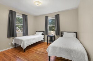 3 bedrooms, iron/ironing board, travel crib, free WiFi