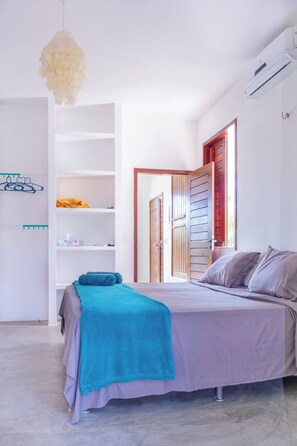 2 bedrooms, in-room safe, travel crib, free WiFi - Spacious modern apartment - adjacent to garden - in small-scale exclusive condo. (Guajiru Trairi)