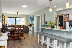 Apartment, Mehrere Betten (Club at Mexico Beach 1K Forgotten Cov) | Speisen