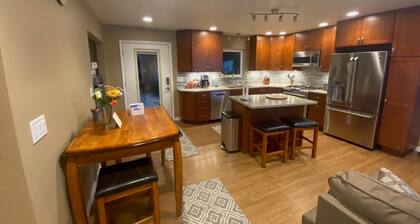 Rustic retreat with modern conveniences and great view