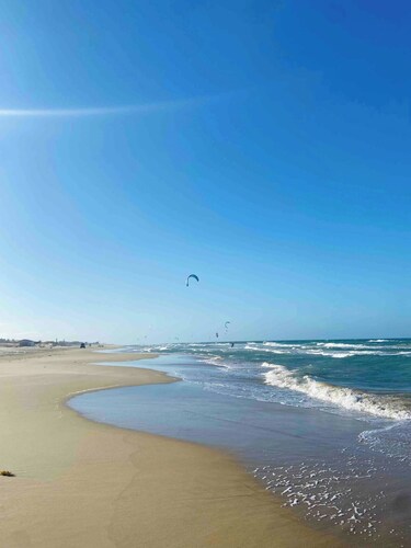 Charming studio with kitchen and private garden area - in an exclusive condo.