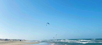 Charming studio with kitchen and private garden area - in an exclusive condo.