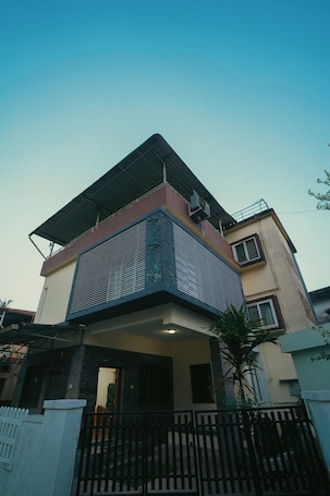 Front of property - evening/night