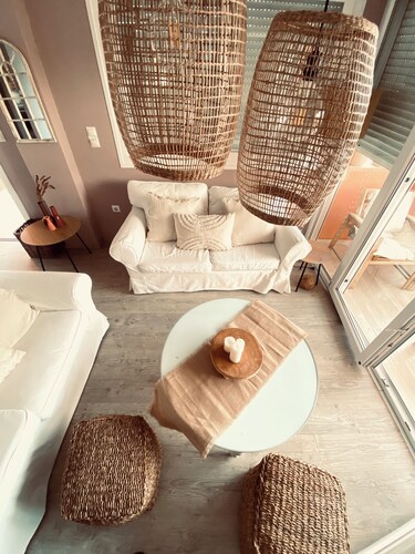 Spacious and peaceful place for your vacation, soraude with green gardens