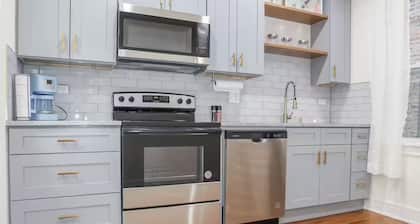 Welcome to Lux! 2BR in Chicago!
