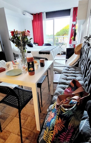 Iron/ironing board