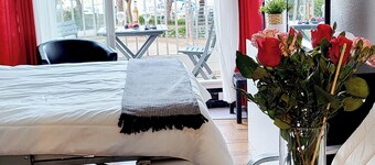 La Croisière : Nice view, renovated studio, air-conditioned, parking, balco