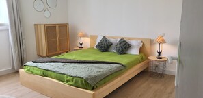 2 slaapkamers, een strijkplank/strijkijzer, wifi