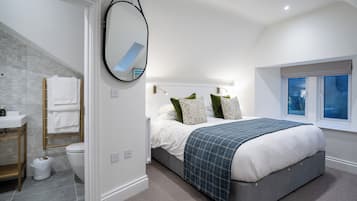 Suite Grand, 2 habitaciones, vista al mar | 1 habitación y ropa de cama de alta calidad