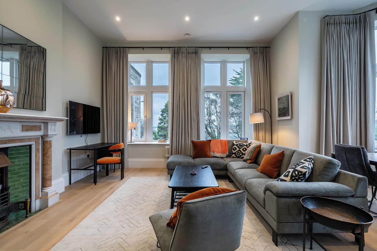 Premium Suite, 1 King Bed, Sea View | 1 bedroom, premium bedding, in-room safe, individually furnished